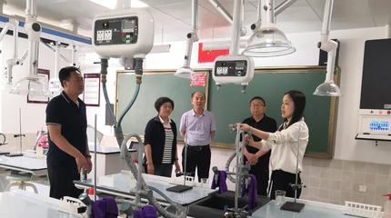 榆林十中高勝洲校長帶隊赴西安學(xué)習交流